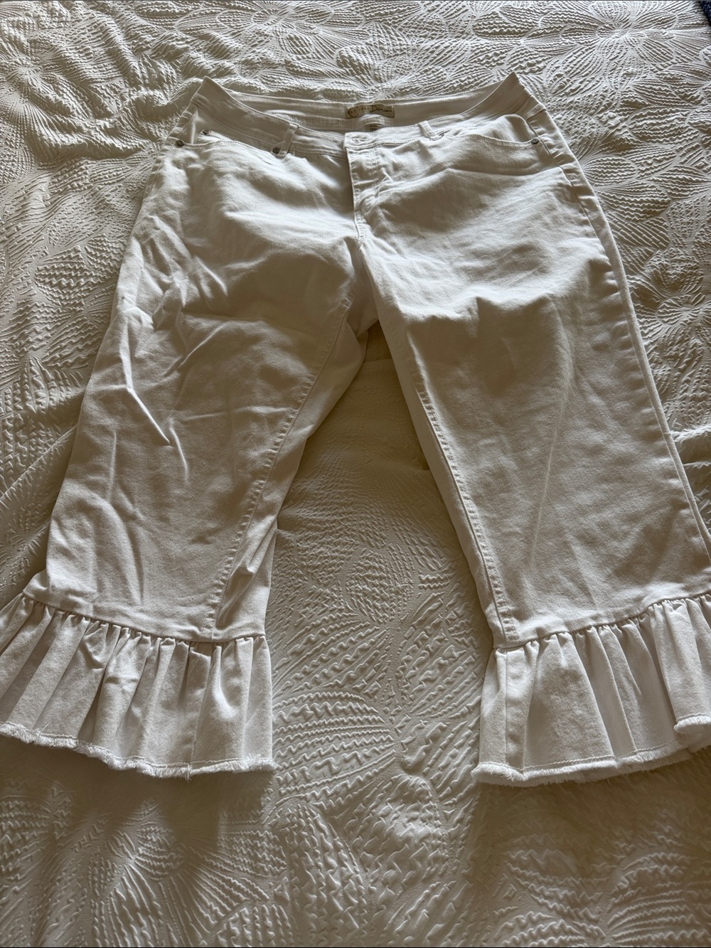 Cropped White Ruffle-Hem Jeans for Women